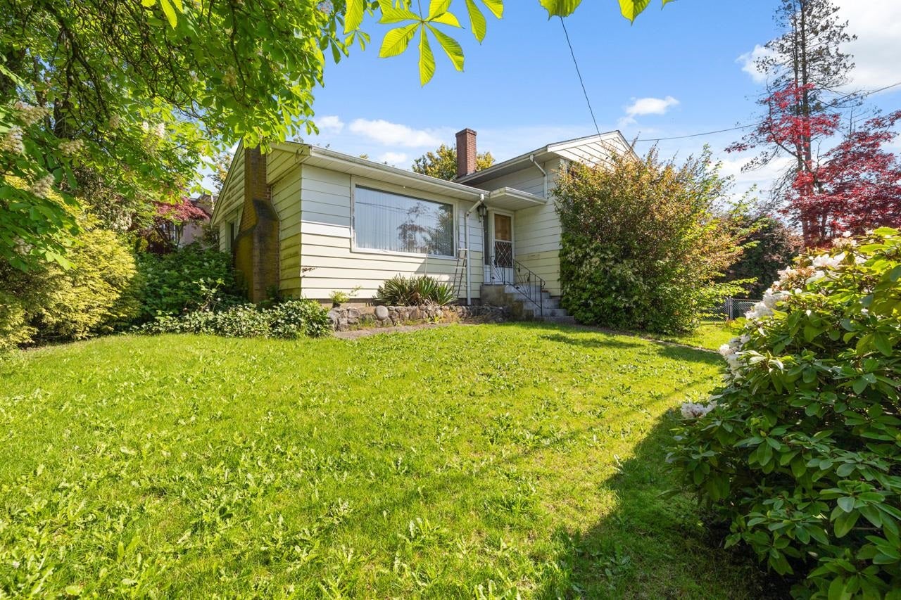415 Marmont Street - Central Coquitlam Single Family Residence for Sale, 3 Bedrooms (R2999603) #5