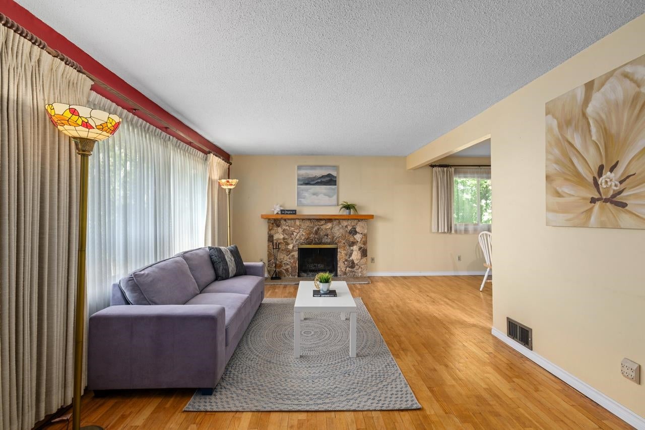 415 Marmont Street - Central Coquitlam Single Family Residence for Sale, 3 Bedrooms (R2999603) #8