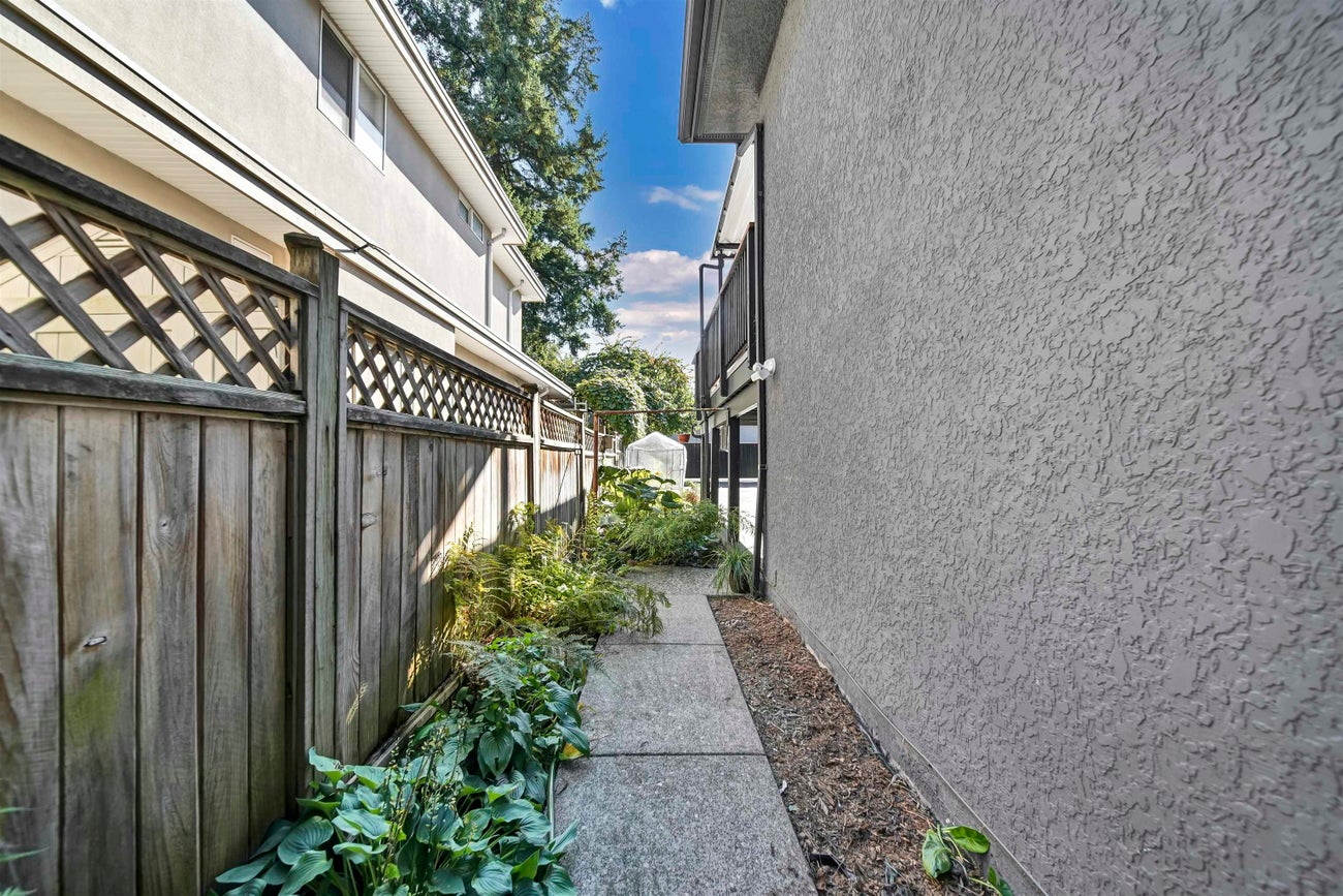 808 Runnymede Avenue - Coquitlam West Single Family Residence for Sale, 6 Bedrooms (R3000663) #23
