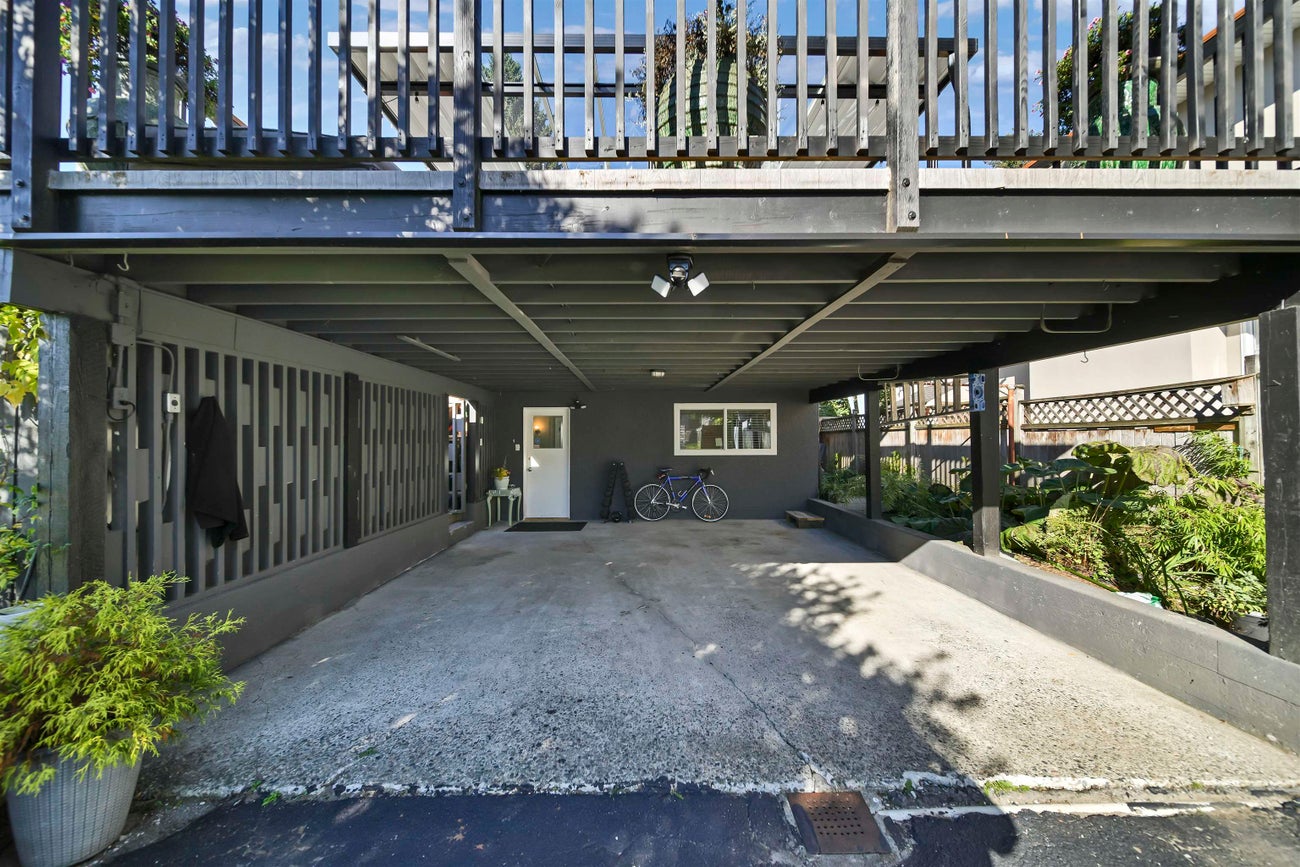808 Runnymede Avenue - Coquitlam West Single Family Residence for Sale, 6 Bedrooms (R3000663) #25
