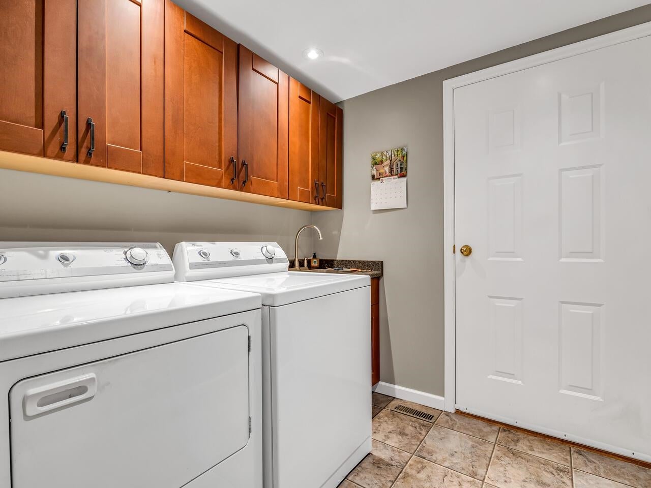 735 Sprice Avenue - Coquitlam West Single Family Residence for Sale, 3 Bedrooms (R3001228) #19