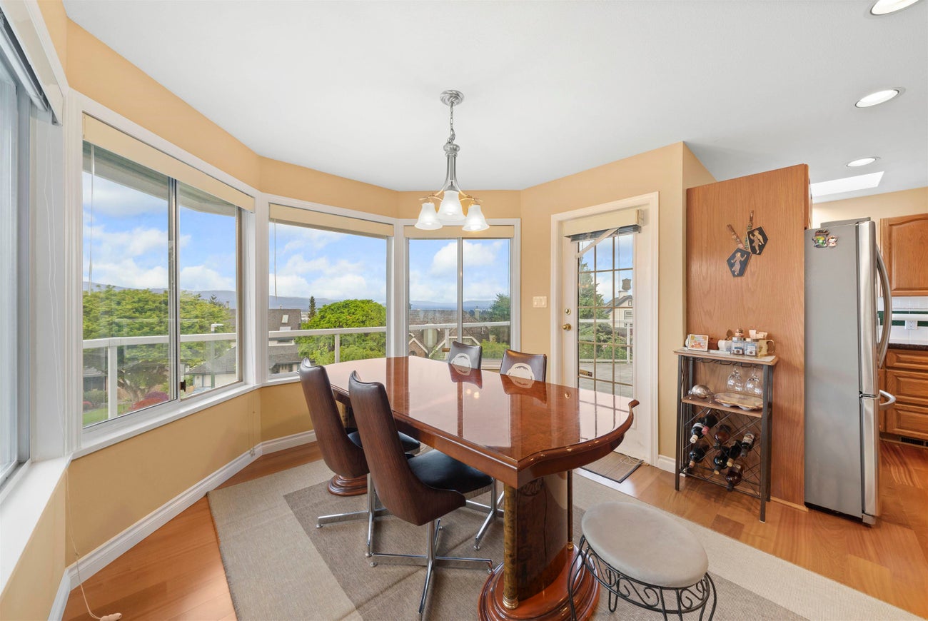 598 Clearwater Way - Coquitlam East Single Family Residence for Sale, 8 Bedrooms (R3001310) #10