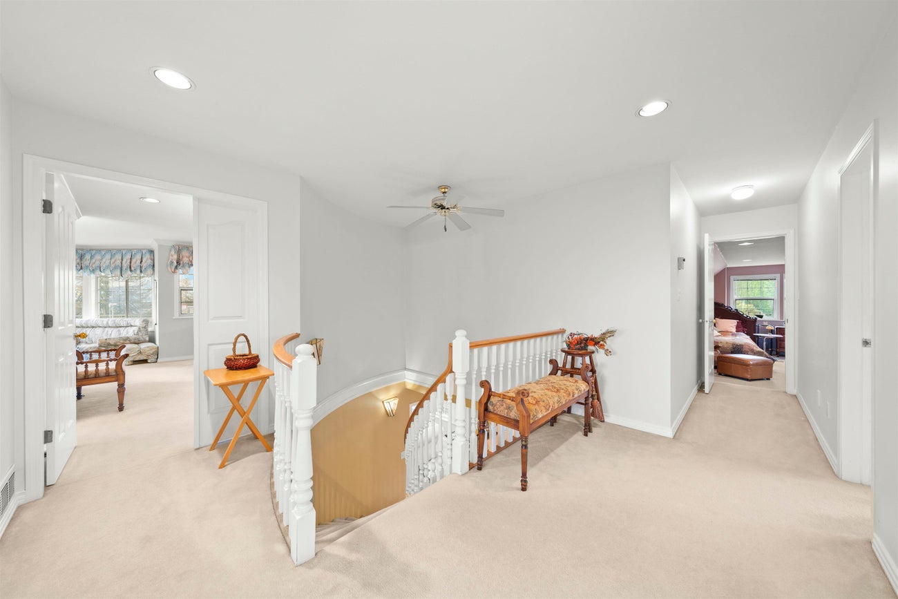 598 Clearwater Way - Coquitlam East Single Family Residence for Sale, 8 Bedrooms (R3001310) #17
