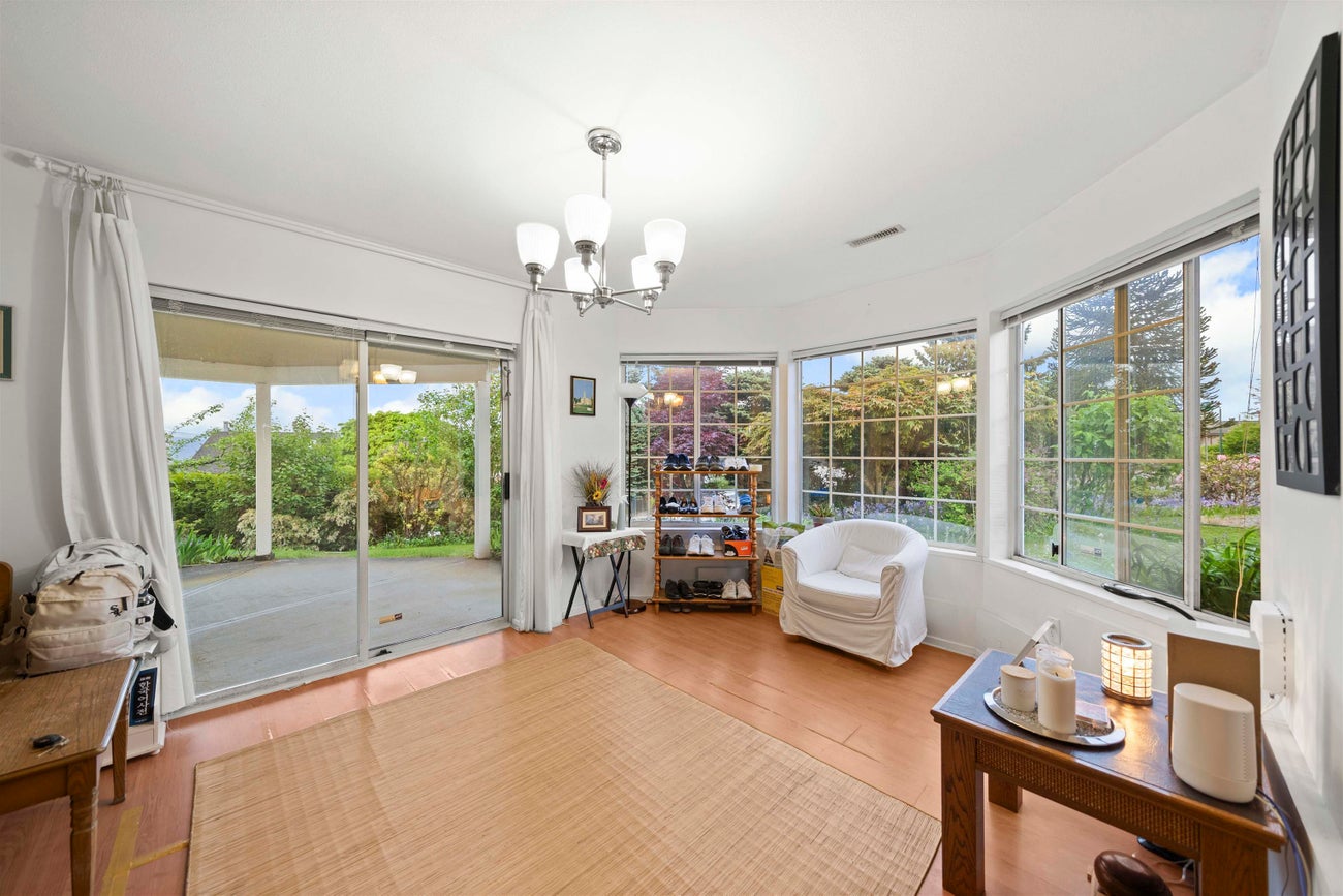598 Clearwater Way - Coquitlam East Single Family Residence for Sale, 8 Bedrooms (R3001310) #30