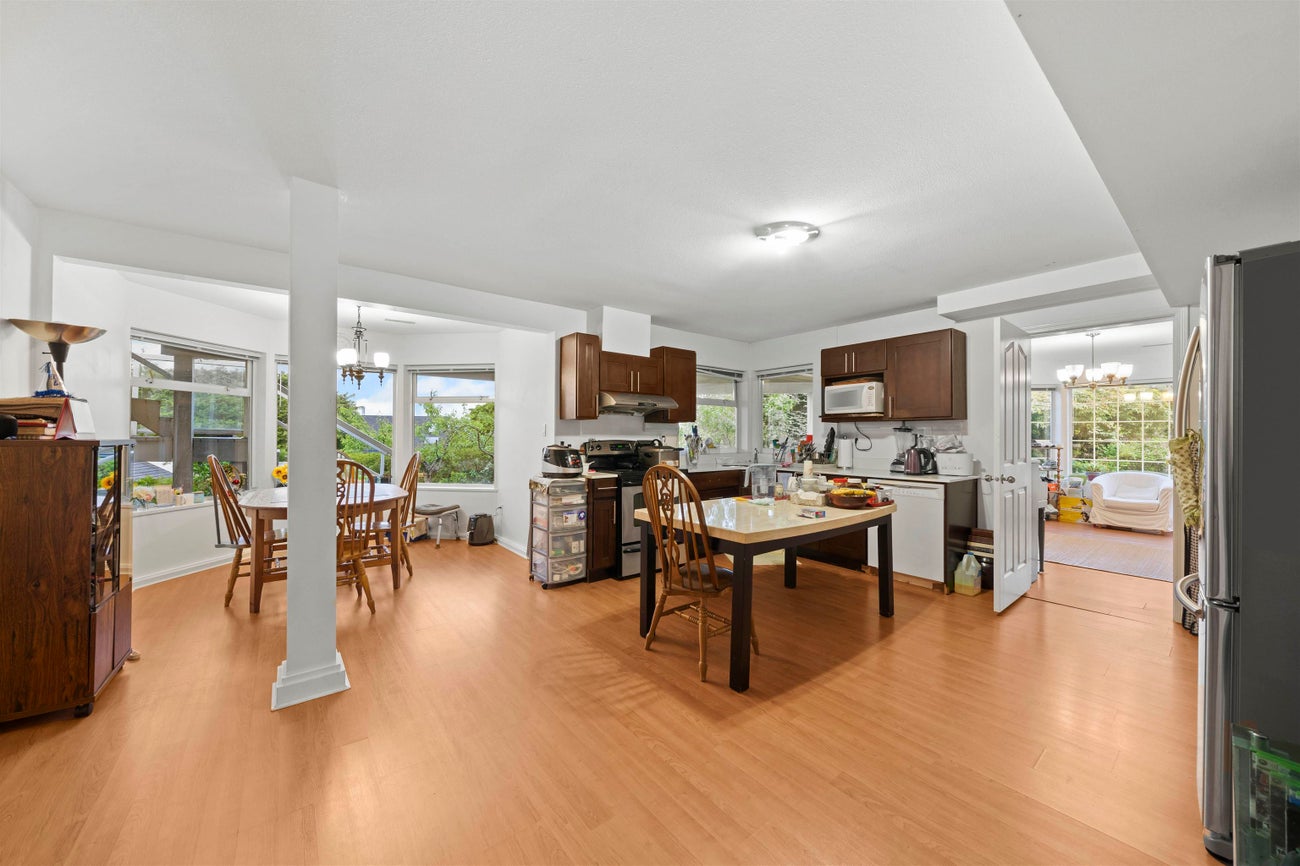 598 Clearwater Way - Coquitlam East Single Family Residence for Sale, 8 Bedrooms (R3001310) #31