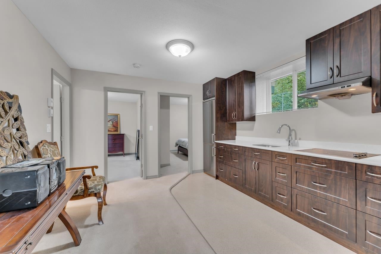 969 Madore Avenue - Central Coquitlam Single Family Residence for Sale, 6 Bedrooms (R3002275) #22