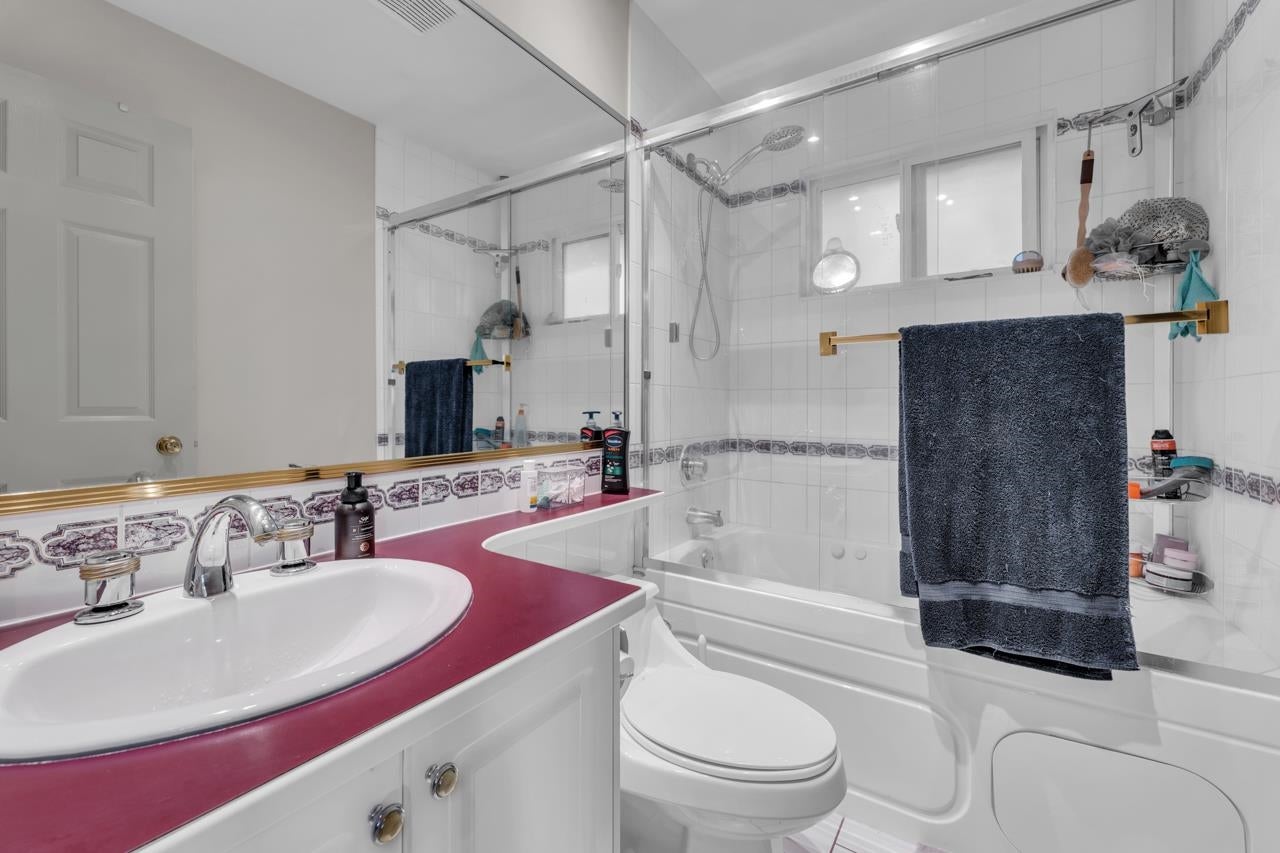 969 Madore Avenue - Central Coquitlam Single Family Residence for Sale, 6 Bedrooms (R3002275) #24