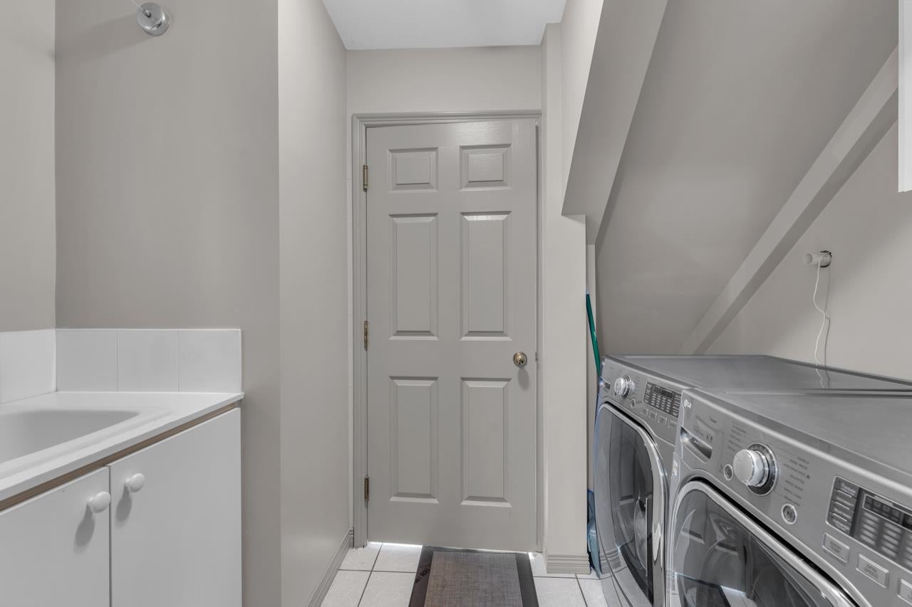 969 Madore Avenue - Central Coquitlam Single Family Residence for Sale, 6 Bedrooms (R3002275) #25