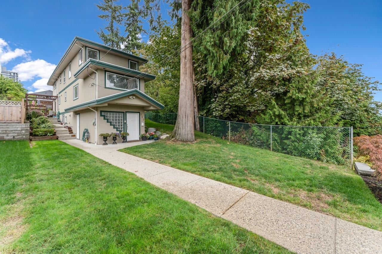969 Madore Avenue - Central Coquitlam Single Family Residence for Sale, 6 Bedrooms (R3002275) #3