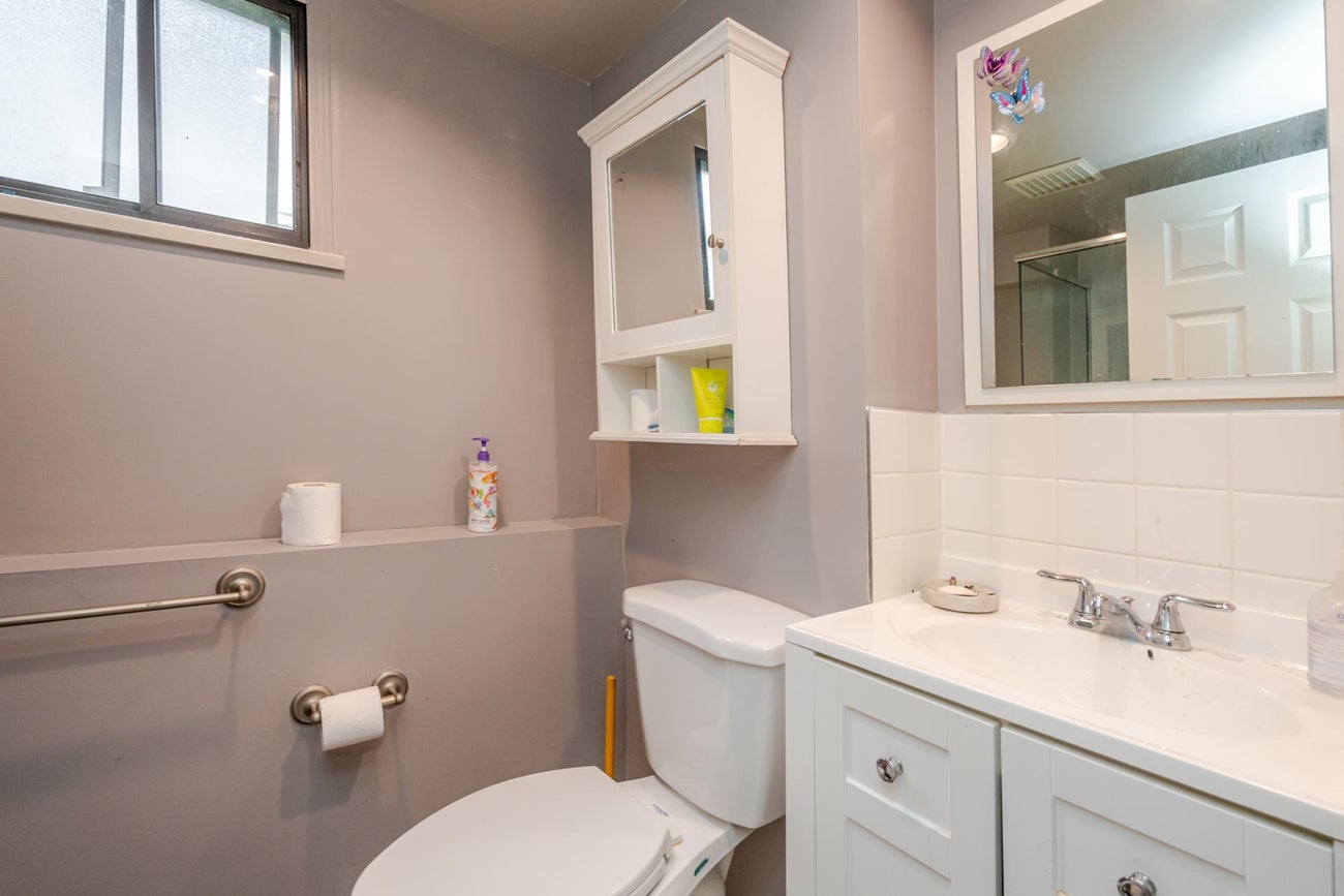 654 Linton Street - Central Coquitlam Single Family Residence for Sale, 5 Bedrooms (R3002552) #22