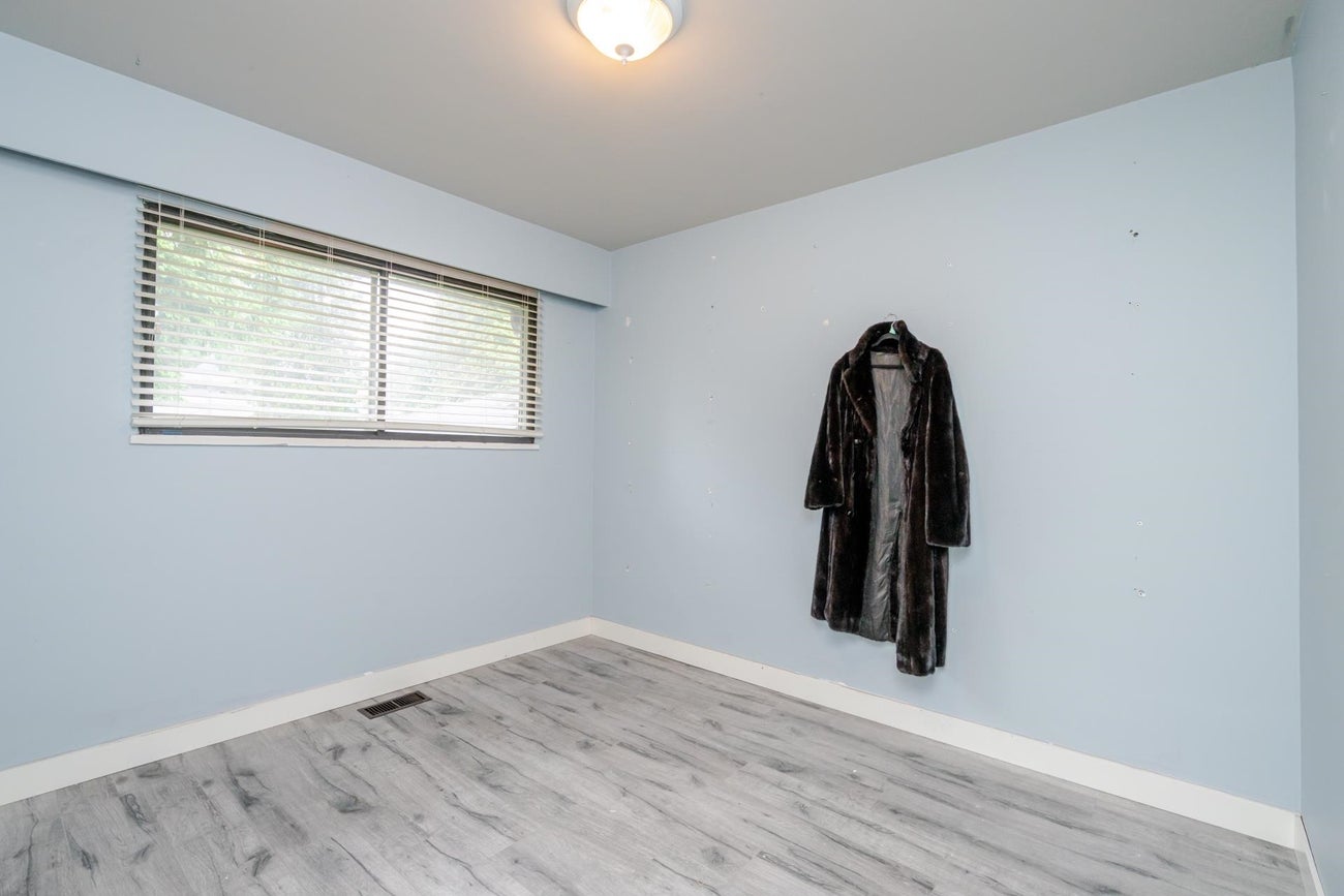 654 Linton Street - Central Coquitlam Single Family Residence for Sale, 5 Bedrooms (R3002552) #24