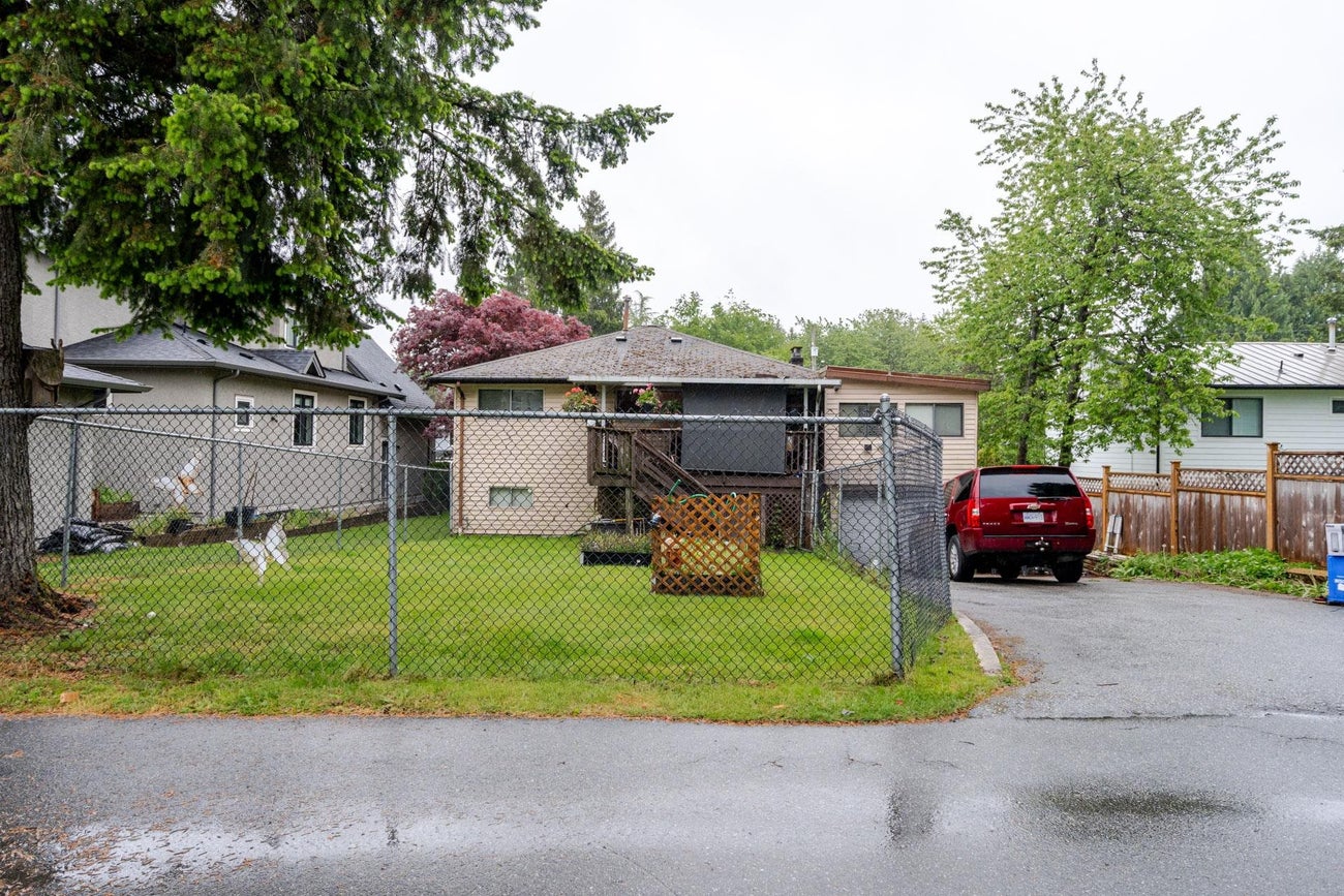 654 Linton Street - Central Coquitlam Single Family Residence for Sale, 5 Bedrooms (R3002552) #7