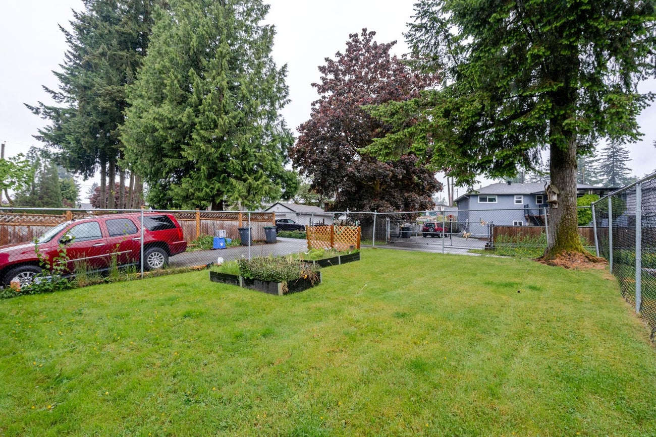 654 Linton Street - Central Coquitlam Single Family Residence for Sale, 5 Bedrooms (R3002552) #9