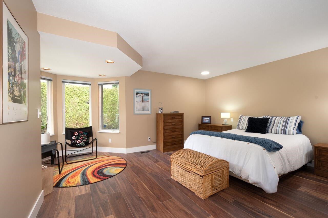 521 Chapman Avenue - Coquitlam West Single Family Residence for Sale, 5 Bedrooms (R3003098) #17