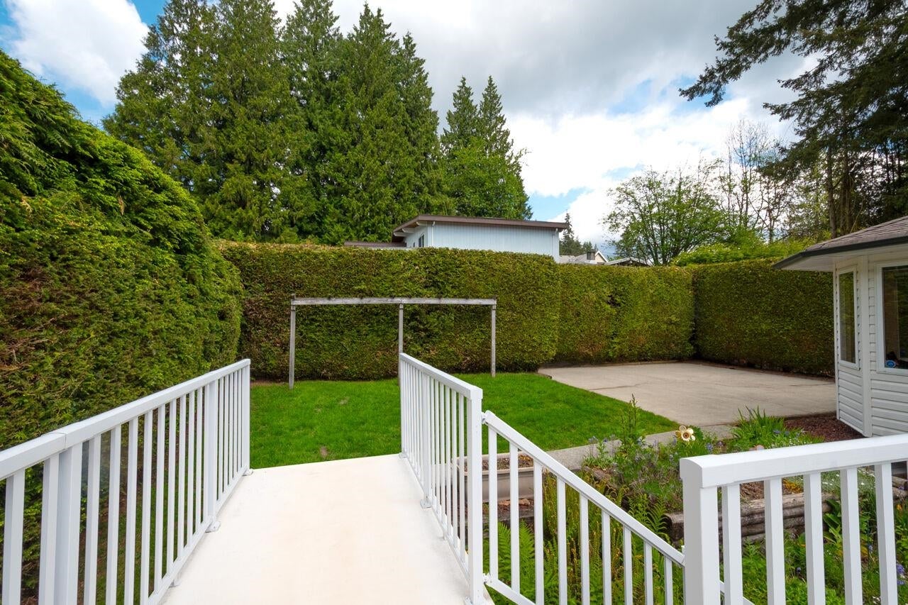 521 Chapman Avenue - Coquitlam West Single Family Residence for Sale, 5 Bedrooms (R3003098) #38