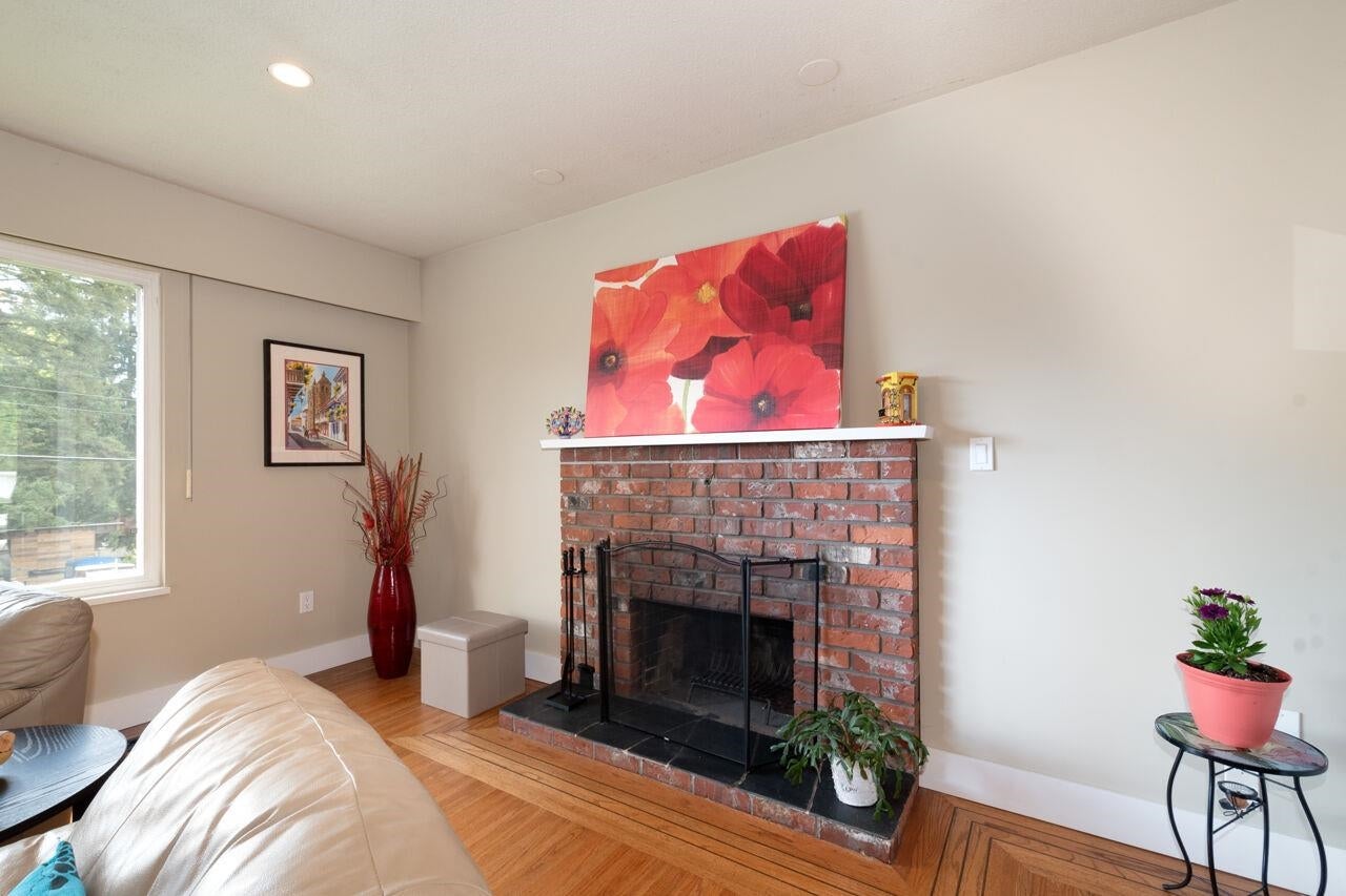 521 Chapman Avenue - Coquitlam West Single Family Residence for Sale, 5 Bedrooms (R3003098) #7