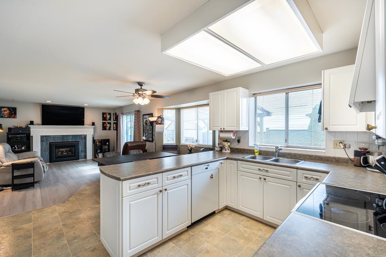 2752 Westlake Place - Coquitlam East Single Family Residence for Sale, 3 Bedrooms (R3003417) #12