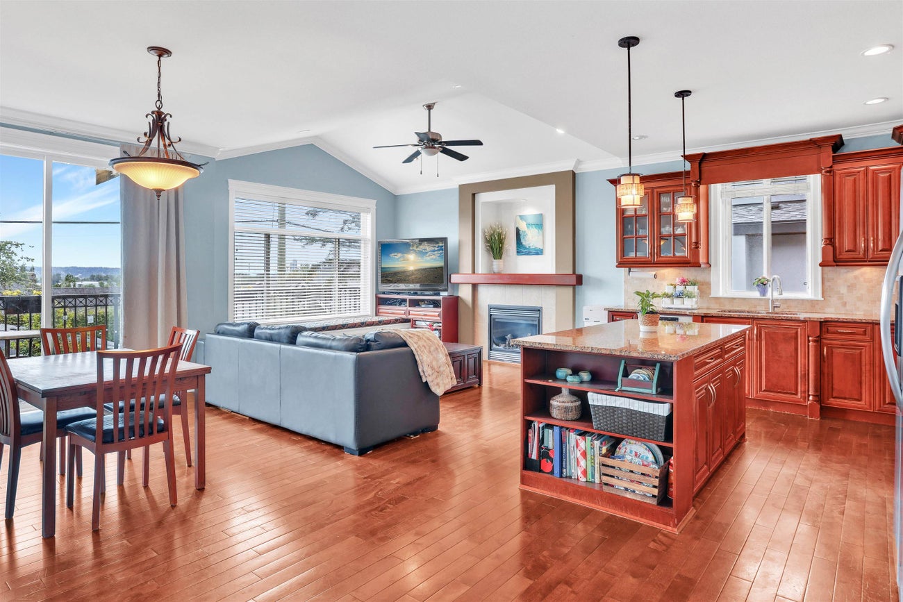 943 Harris Avenue - Maillardville Single Family Residence for Sale, 8 Bedrooms (R3004394) #10