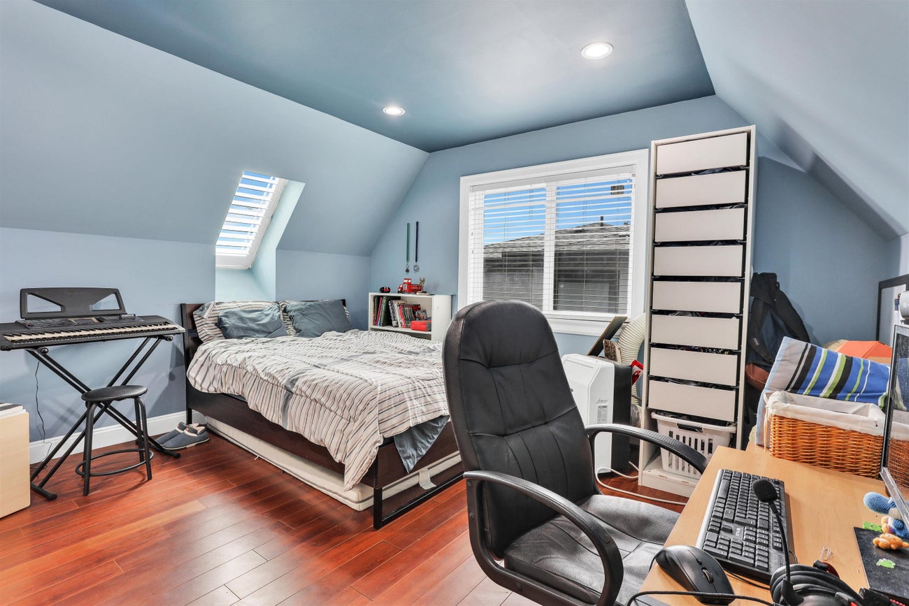 943 Harris Avenue - Maillardville Single Family Residence for Sale, 8 Bedrooms (R3004394) #15