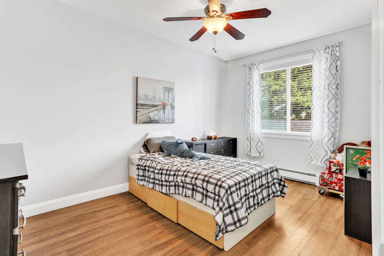 943 Harris Avenue - Maillardville Single Family Residence for Sale, 8 Bedrooms (R3004394) #20