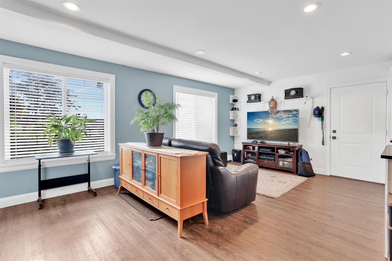 943 Harris Avenue - Maillardville Single Family Residence for Sale, 8 Bedrooms (R3004394) #23