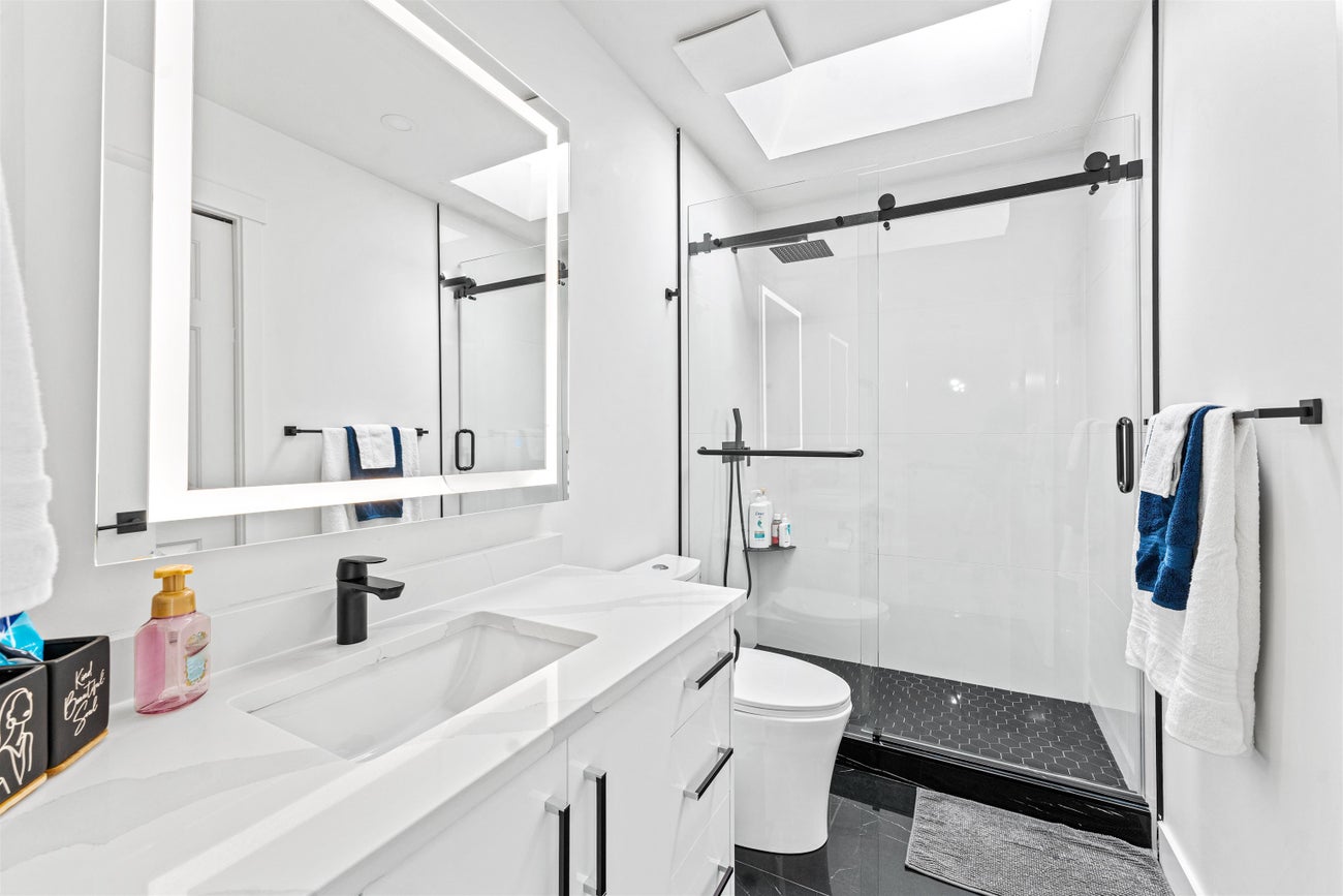 2799 Mara Drive - Coquitlam East Single Family Residence for Sale, 6 Bedrooms (R3004404) #14