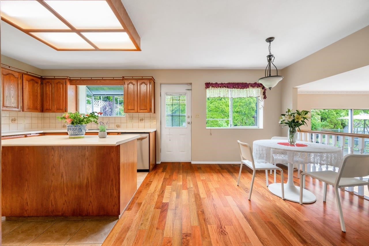 394 Hickey Drive - Coquitlam East Single Family Residence for Sale, 4 Bedrooms (R3004635) #22