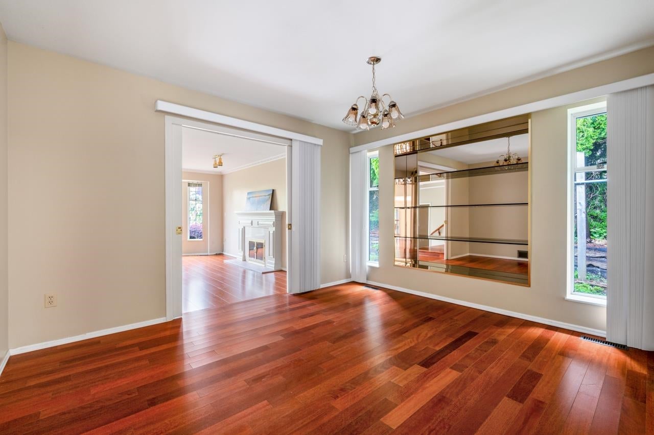 394 Hickey Drive - Coquitlam East Single Family Residence for Sale, 4 Bedrooms (R3004635) #2