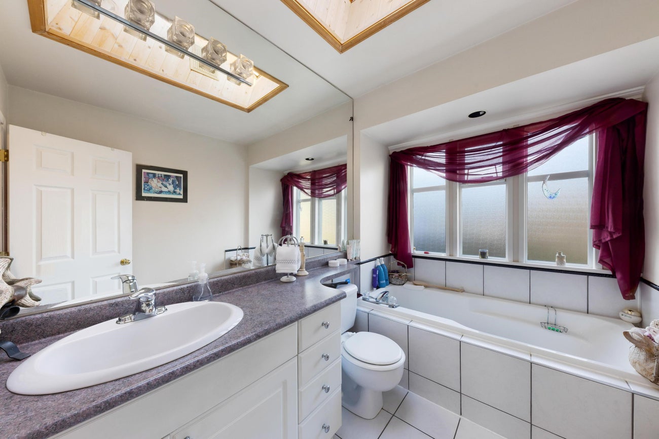 957 Stewart Avenue - Maillardville Single Family Residence for Sale, 3 Bedrooms (R3005781) #26