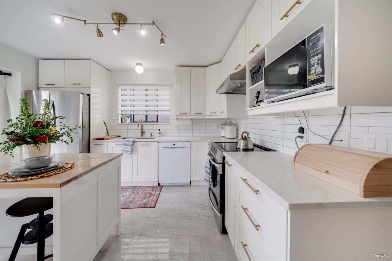 378 Balfour Drive - Coquitlam East Single Family Residence for Sale, 3 Bedrooms (R3006295) #11