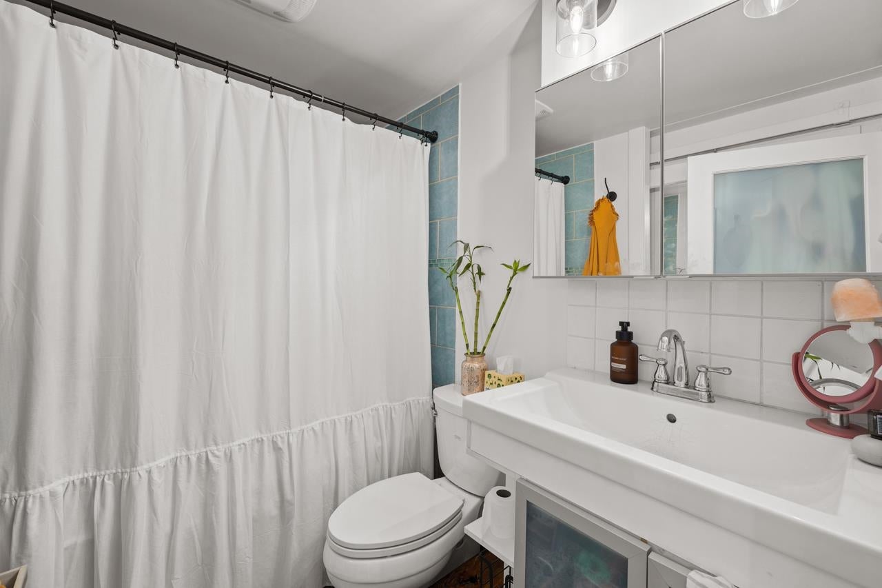 4255 Dundas Street - Vancouver Heights Single Family Residence for Sale, 5 Bedrooms (R3006711) #19