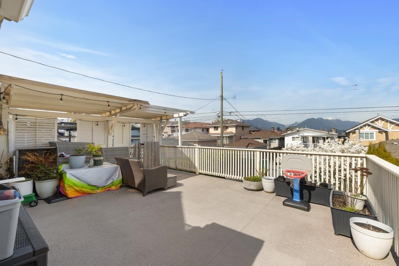 4255 Dundas Street - Vancouver Heights Single Family Residence for Sale, 5 Bedrooms (R3006711) #22