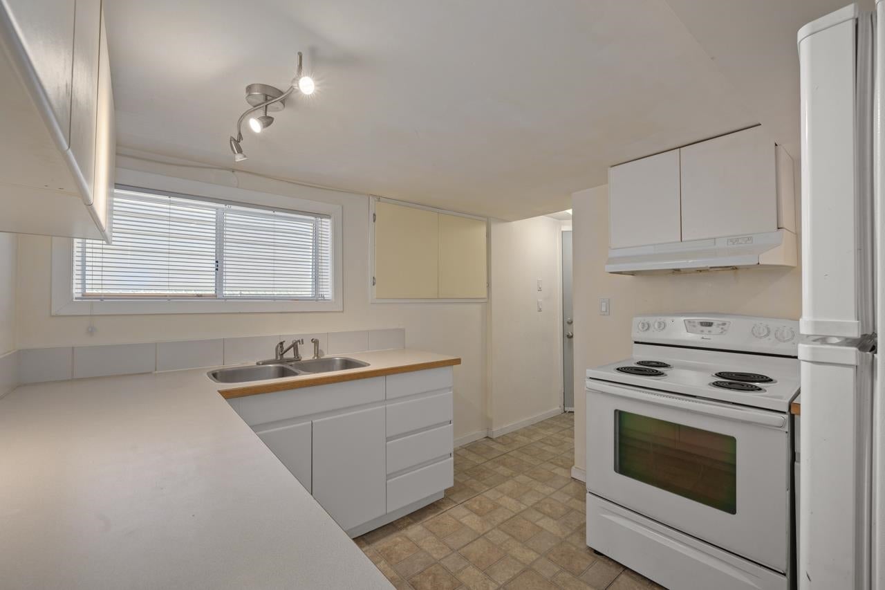 4255 Dundas Street - Vancouver Heights Single Family Residence for Sale, 5 Bedrooms (R3006711) #27