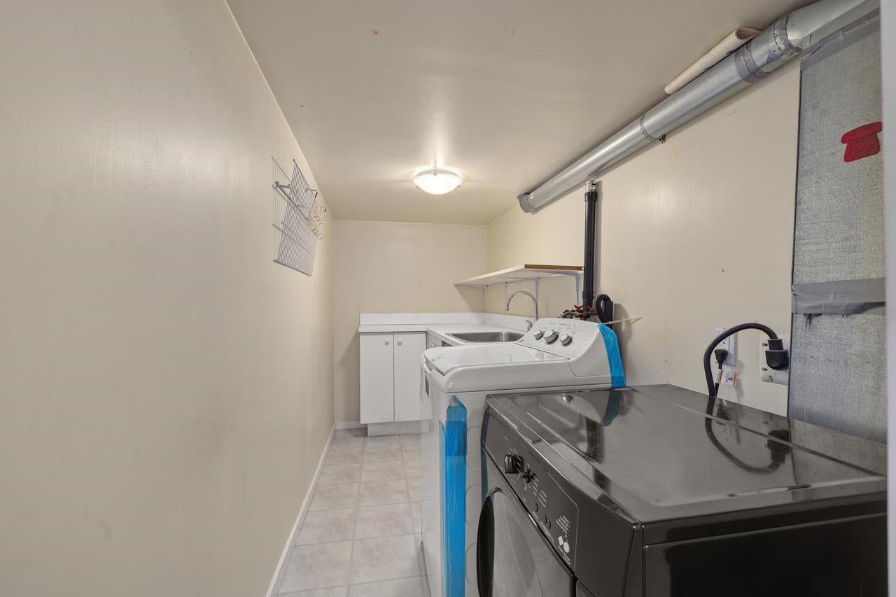 4255 Dundas Street - Vancouver Heights Single Family Residence for Sale, 5 Bedrooms (R3006711) #32