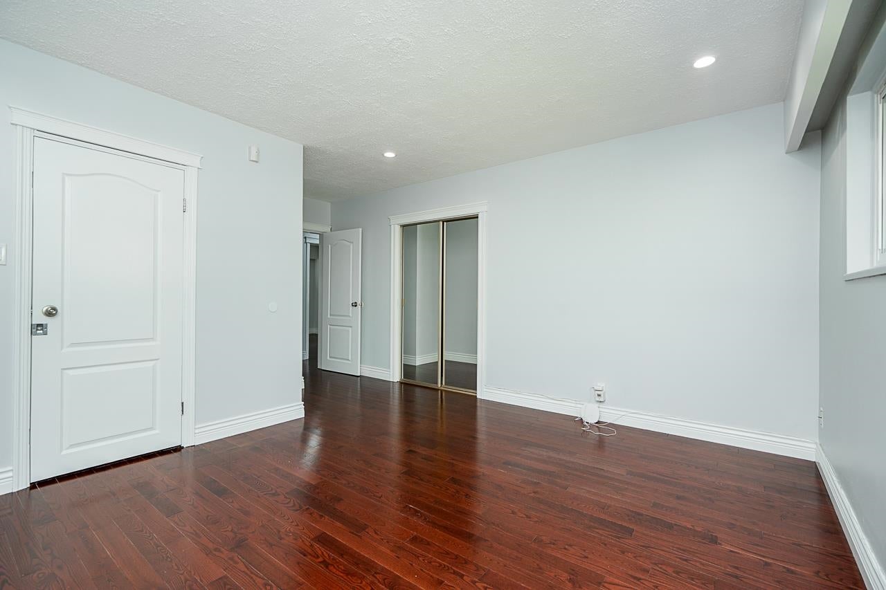 7522 Mark Crescent - Government Road Single Family Residence for Sale, 6 Bedrooms (R3006713) #16