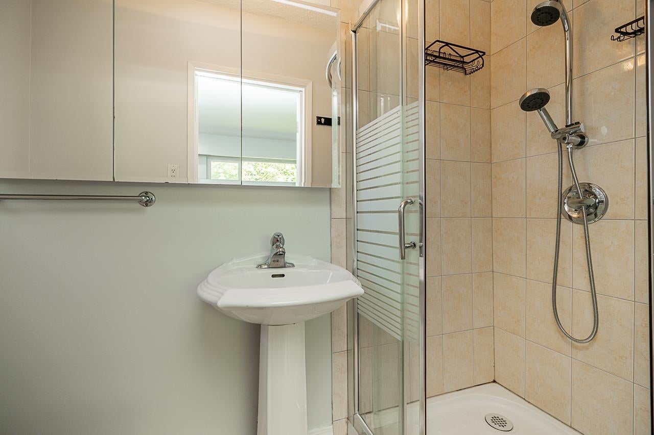 7522 Mark Crescent - Government Road Single Family Residence for Sale, 6 Bedrooms (R3006713) #17
