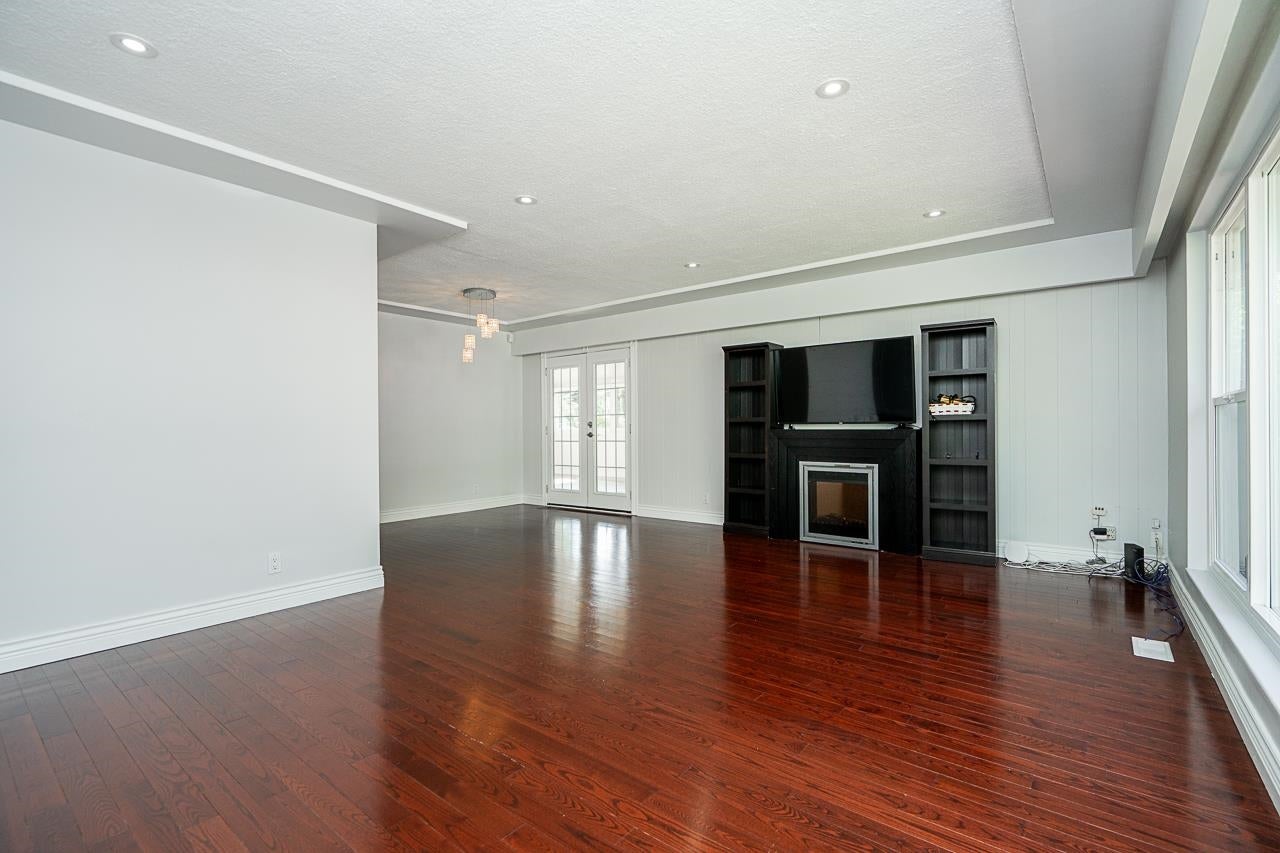 7522 Mark Crescent - Government Road Single Family Residence for Sale, 6 Bedrooms (R3006713) #6