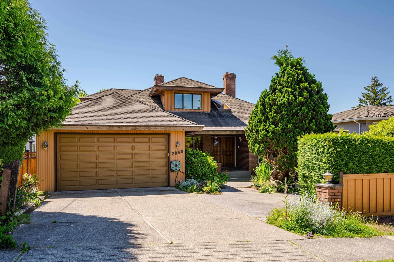 7342 Curtis Street - Simon Fraser Univer. Single Family Residence for Sale, 4 Bedrooms (R3006767) #1