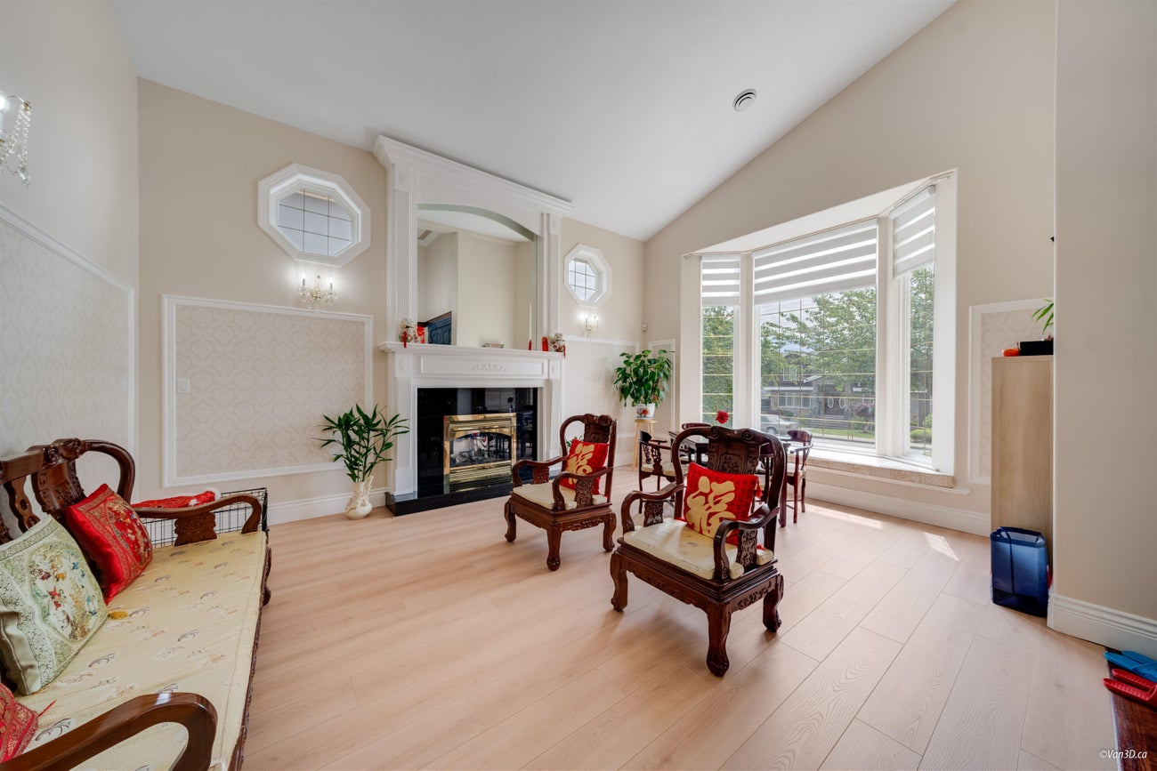 6589 Kitchener Street - Sperling-Duthie Single Family Residence for Sale, 7 Bedrooms (R3008985)# - 6