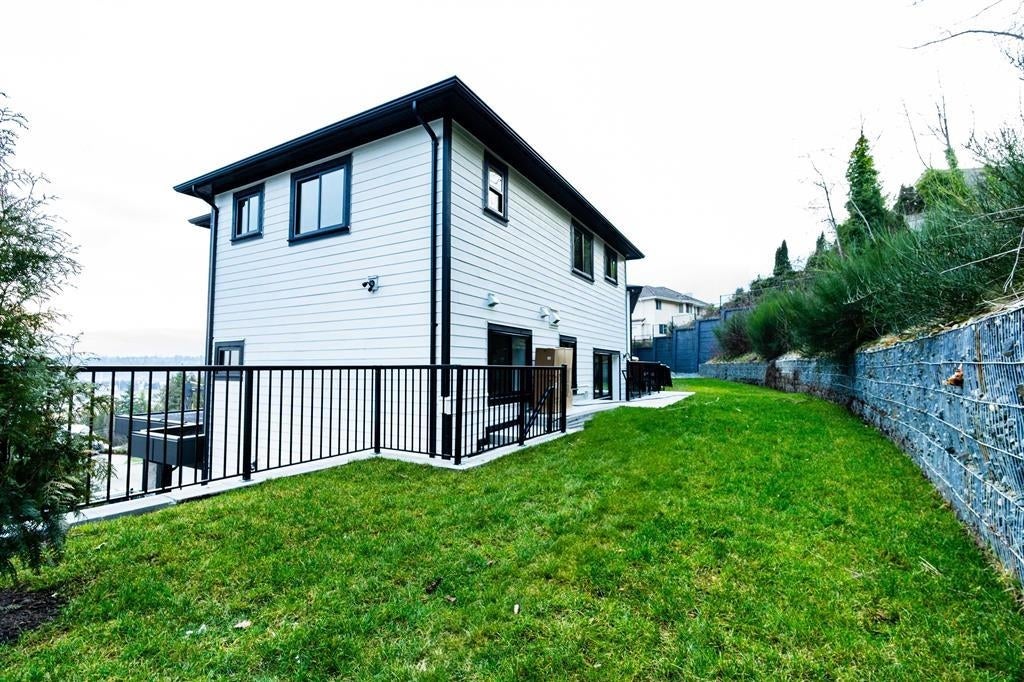 2267 Monashee Court - Coquitlam East Single Family Residence for Sale, 6 Bedrooms (R3009001) #35