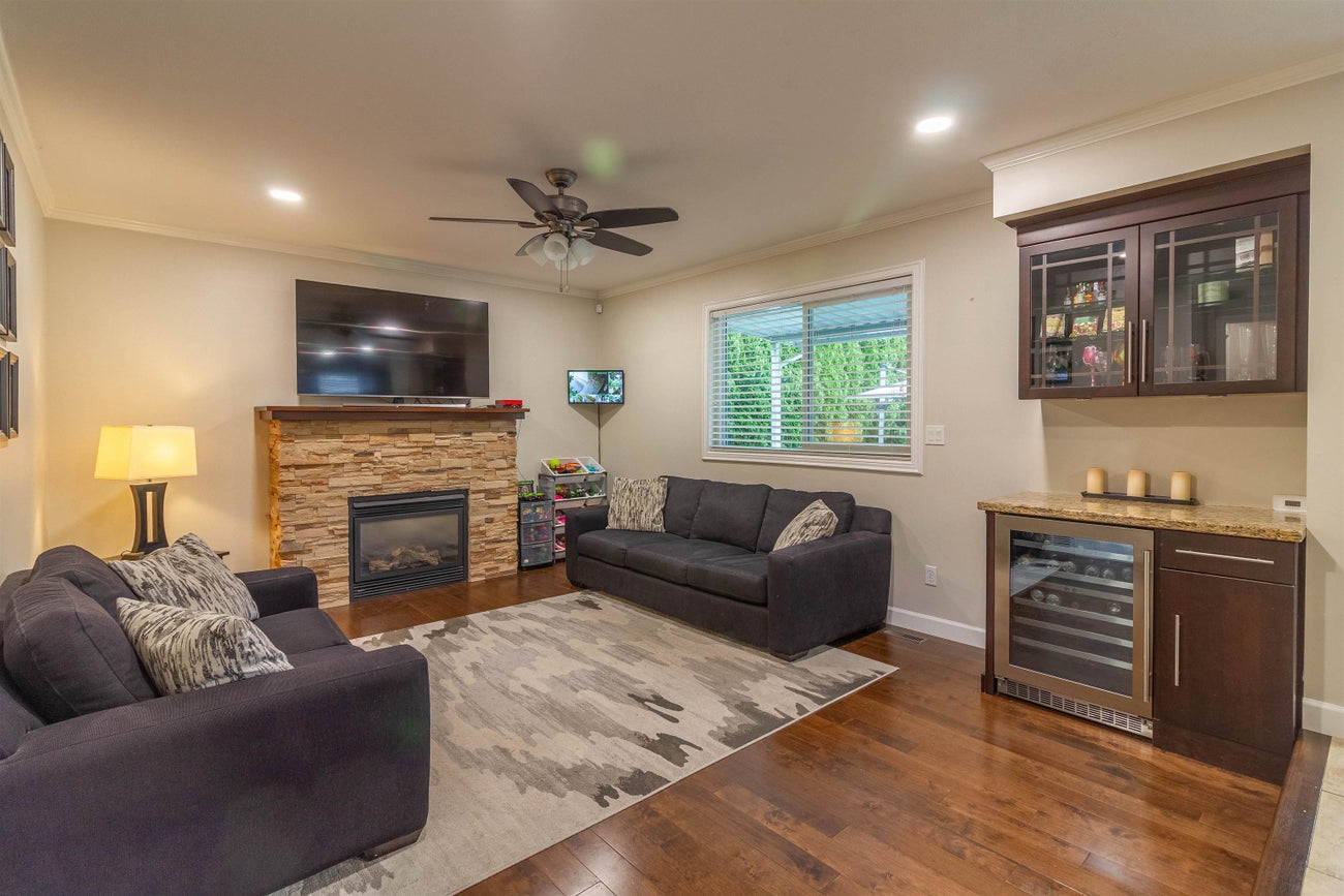 1872 Walnut Crescent - Central Coquitlam Single Family Residence for Sale, 5 Bedrooms (R3010117) #13