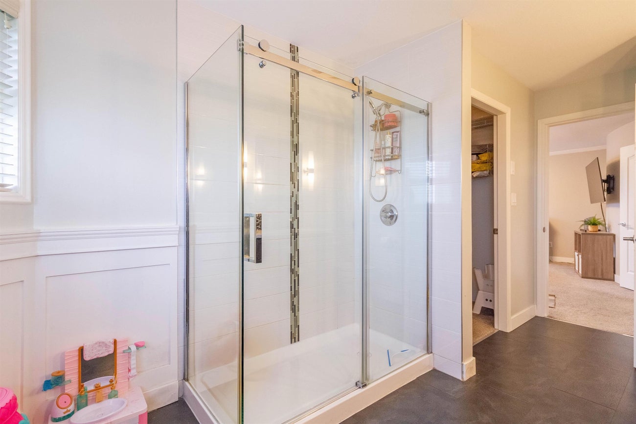 1872 Walnut Crescent - Central Coquitlam Single Family Residence for Sale, 5 Bedrooms (R3010117)# - 20