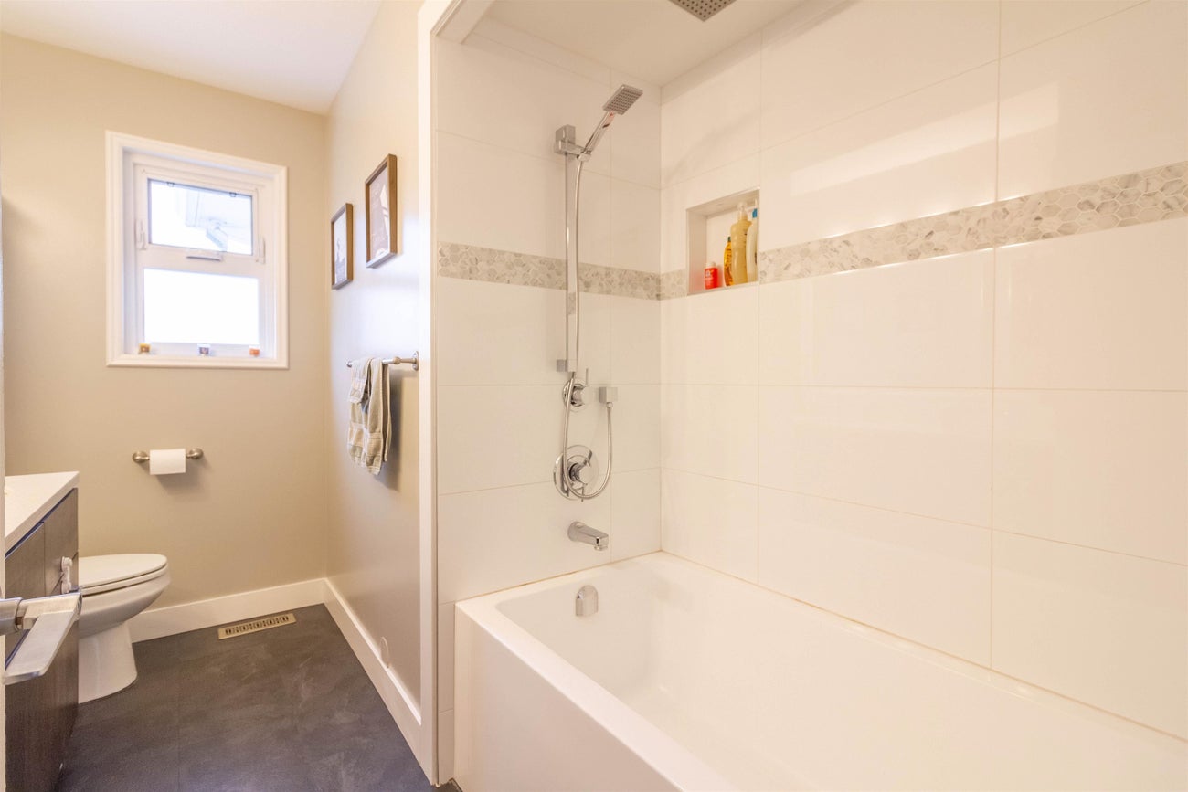 1872 Walnut Crescent - Central Coquitlam Single Family Residence for Sale, 5 Bedrooms (R3010117) #26