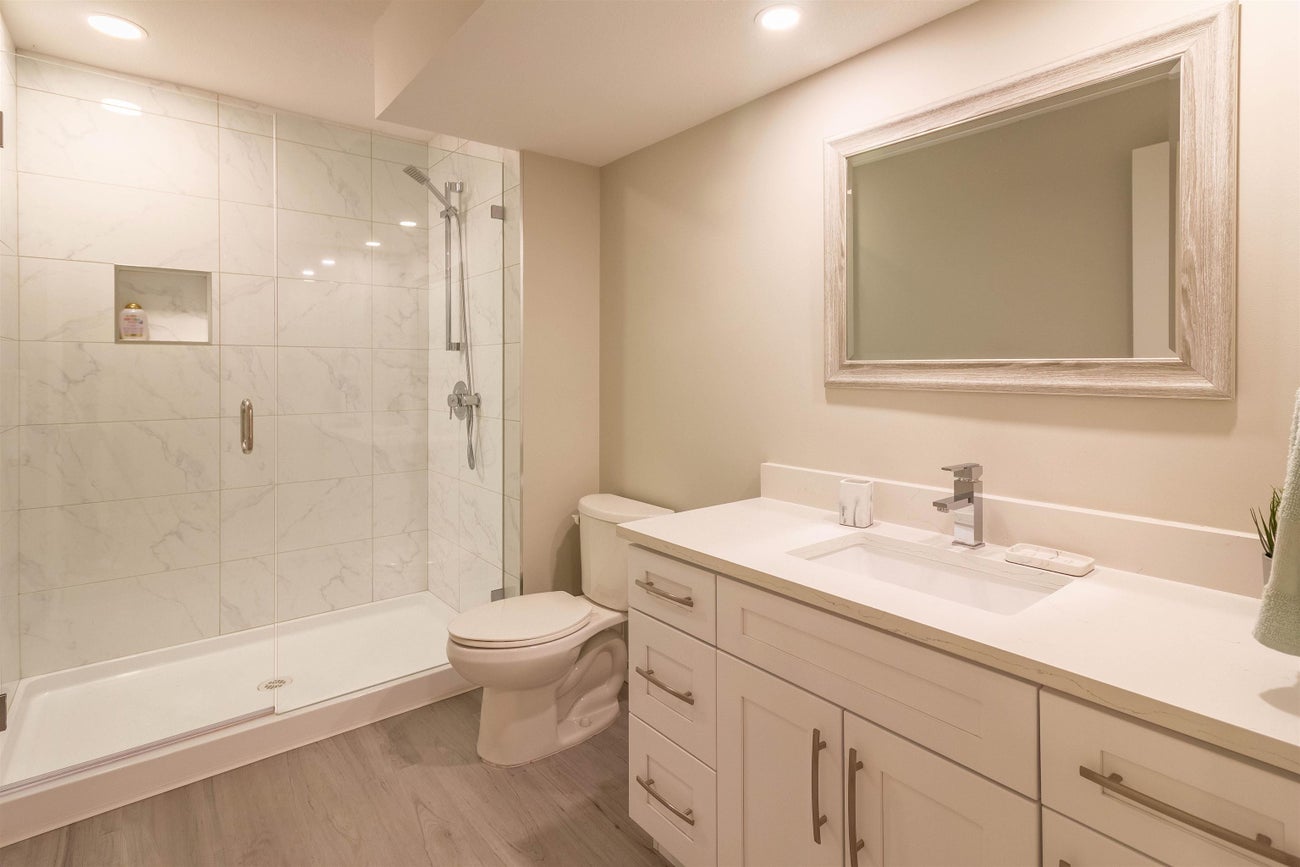 1872 Walnut Crescent - Central Coquitlam Single Family Residence for Sale, 5 Bedrooms (R3010117)# - 29