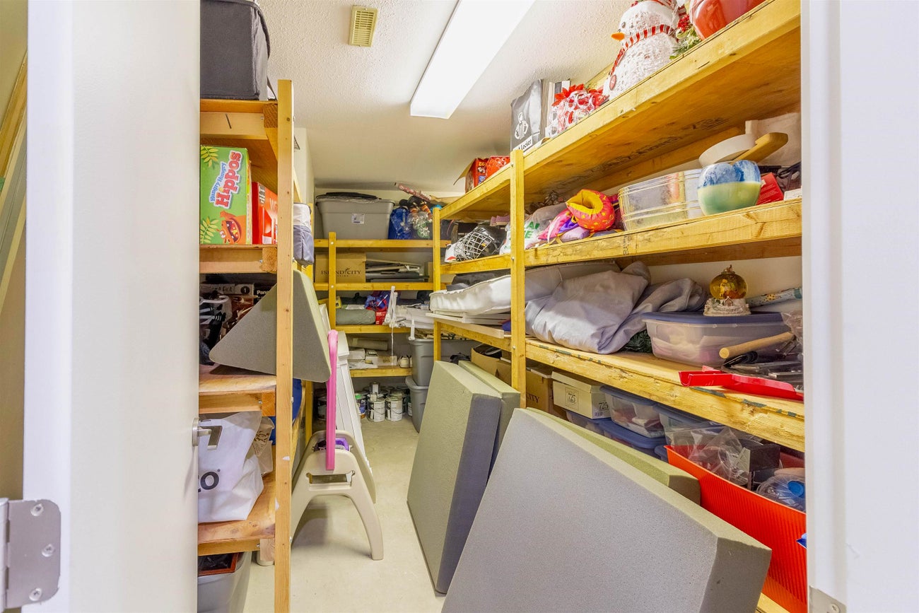 1872 Walnut Crescent - Central Coquitlam Single Family Residence for Sale, 5 Bedrooms (R3010117)# - 31