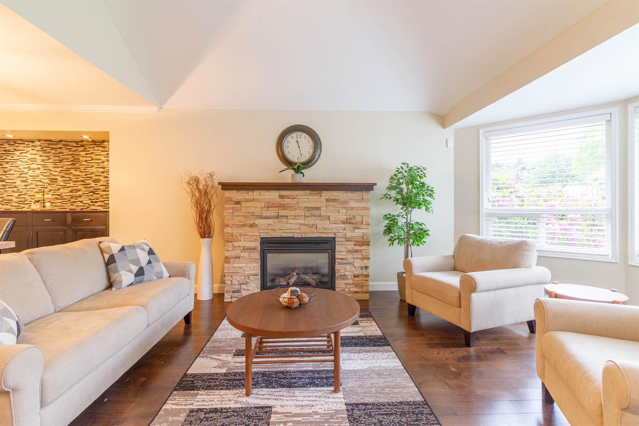 1872 Walnut Crescent - Central Coquitlam Single Family Residence for Sale, 5 Bedrooms (R3010117)# - 3