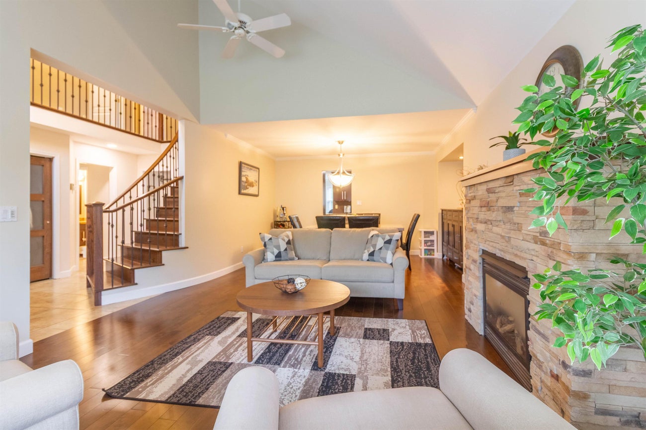 1872 Walnut Crescent - Central Coquitlam Single Family Residence for Sale, 5 Bedrooms (R3010117)# - 5