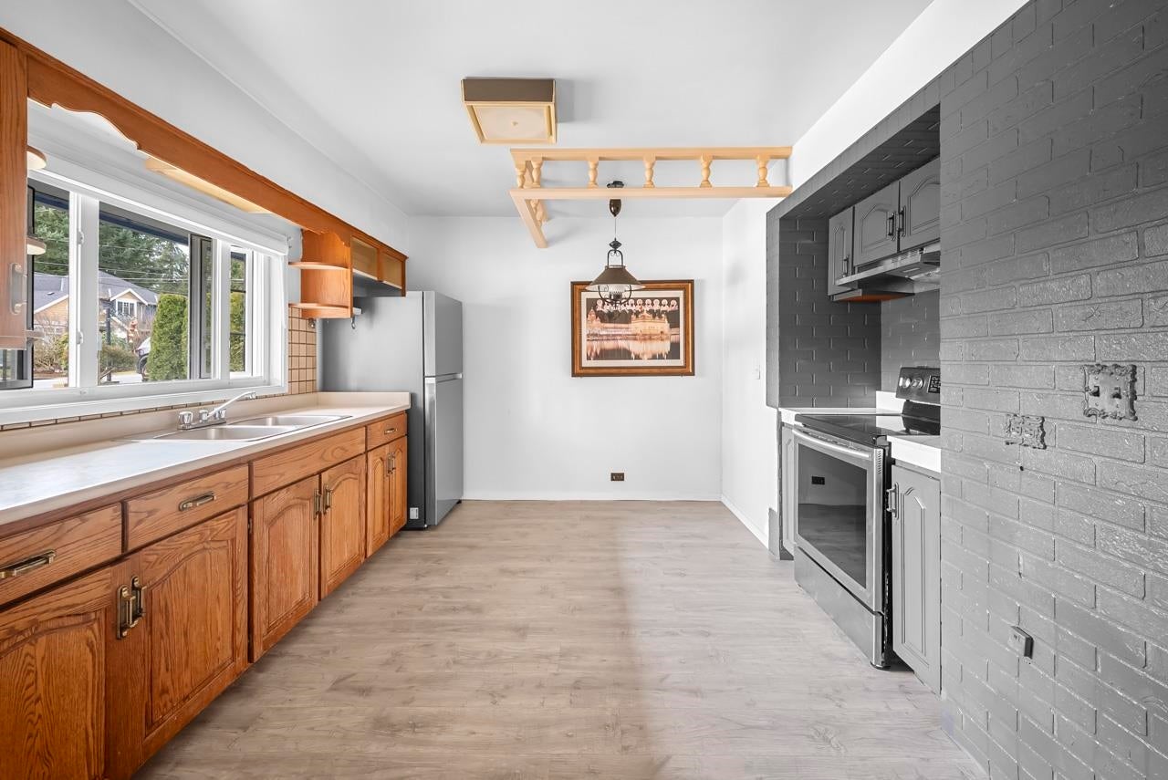 761 Cottonwood Avenue - Coquitlam West Single Family Residence for Sale, 3 Bedrooms (R3010548)# - 6