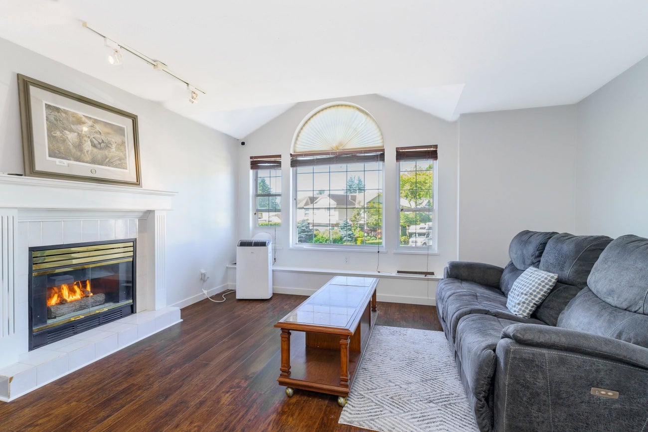 27269 32b Avenue - Aldergrove Langley Single Family Residence for Sale, 4 Bedrooms (R3010551) #4