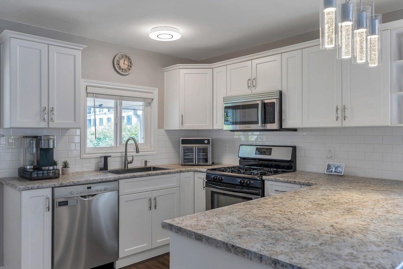 221 Lebleu Street - Maillardville Single Family Residence for Sale, 3 Bedrooms (R3010746) #11